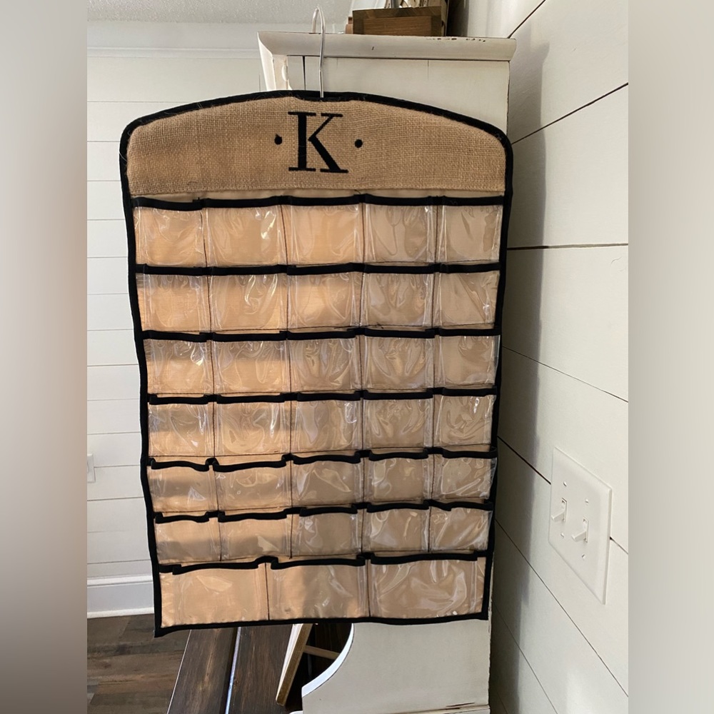 Monogrammed jewelery hanger